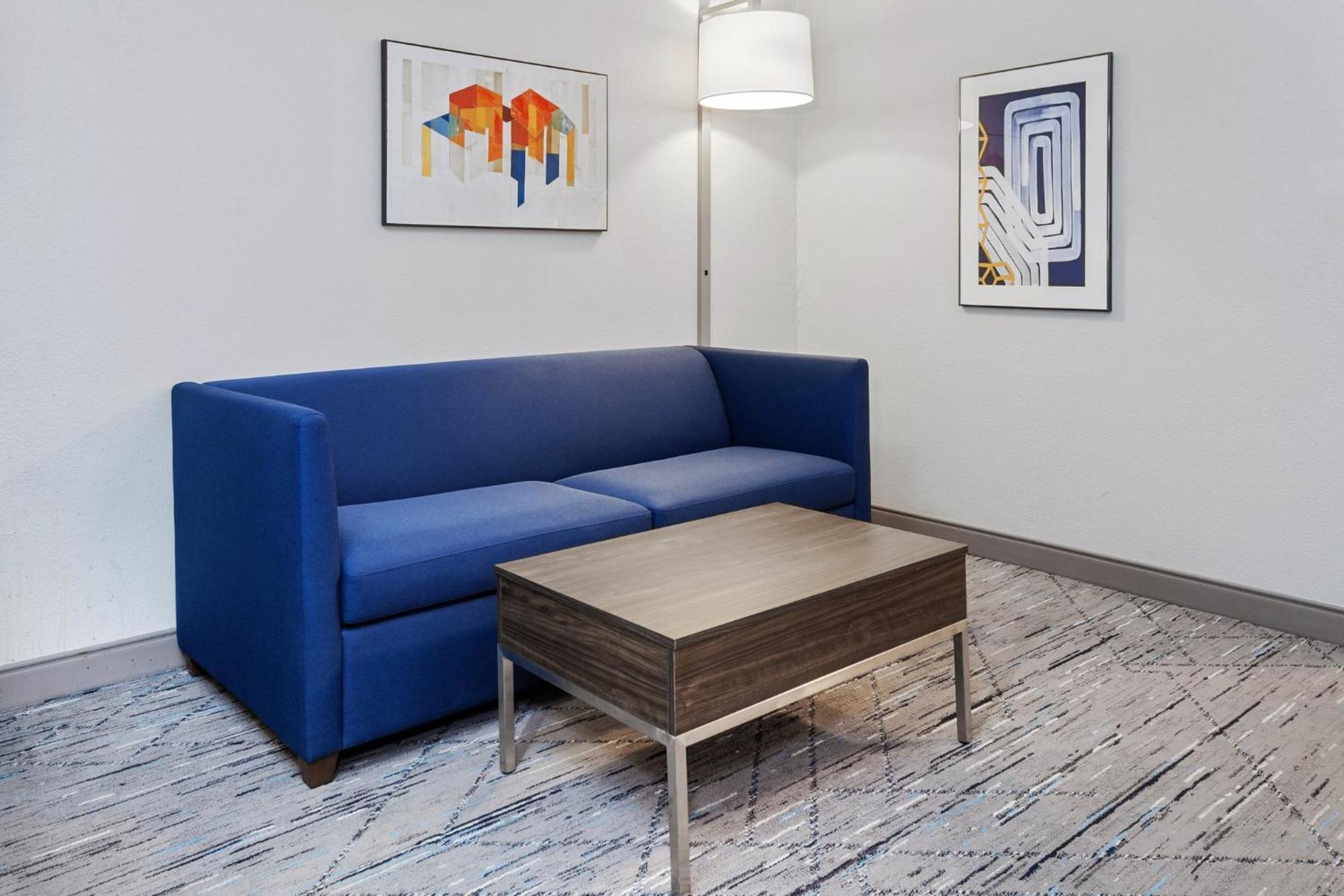 Holiday Inn Express & Suites Carmel North - Westfield By Ihg Экстерьер фото
